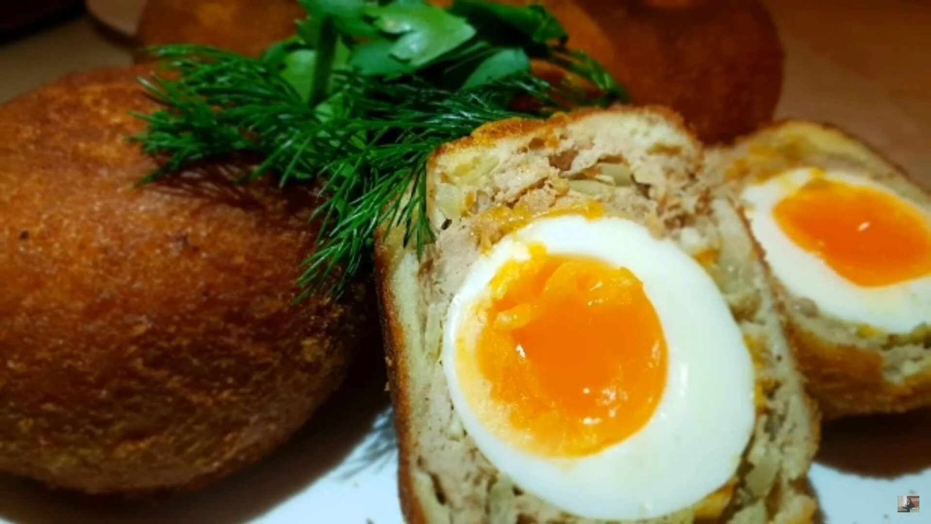котлета по шотландски. рецепты котлета с яйцом фото. рецепты котлета с яйцом фото. яйцо по-шотландски с жидким желтком. рецепты котлета с яйцом фото.