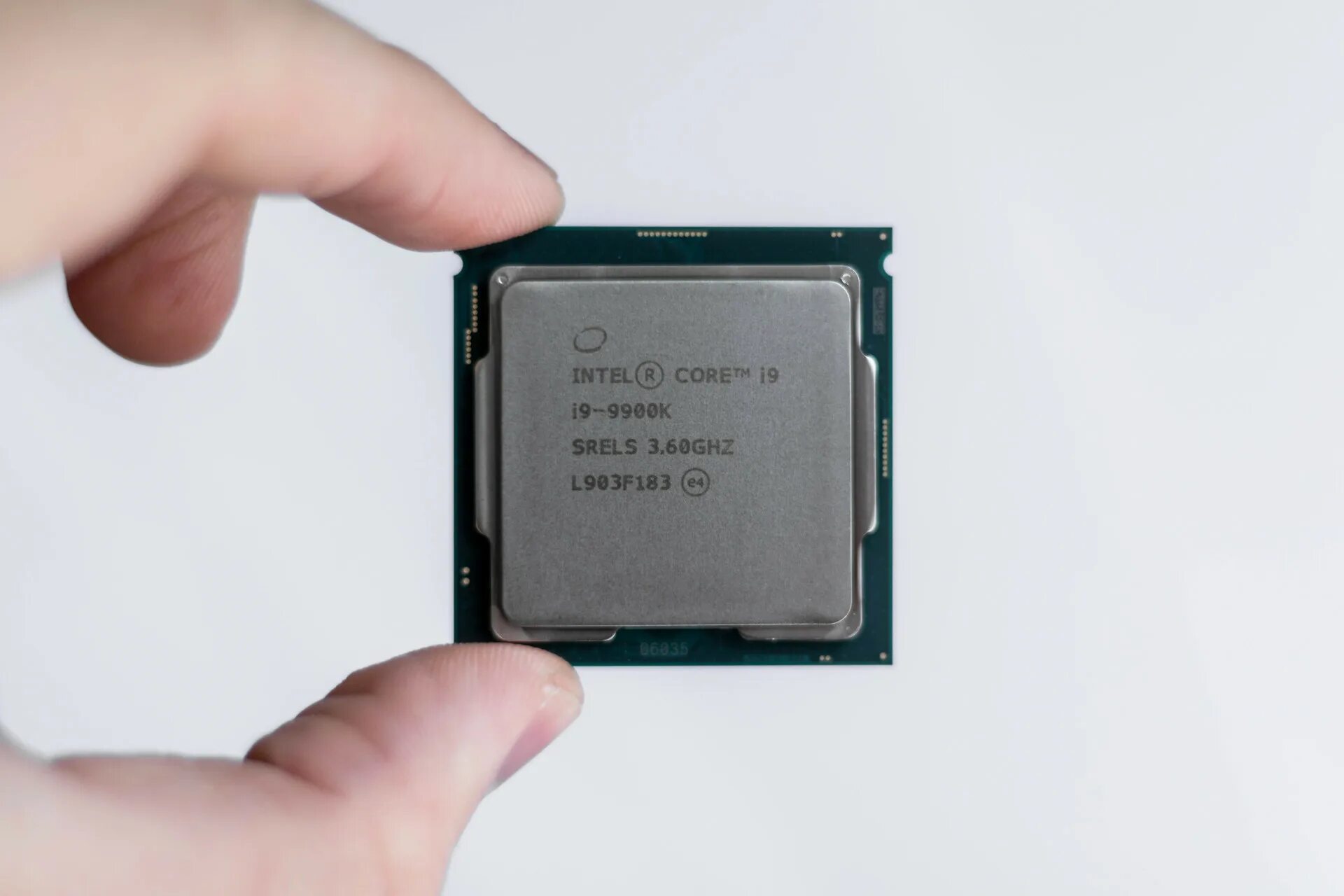 Intel core i9 поколения. Intel Core i5 9900k. Intel Core i9-9900k. Процессор i9 9900k. Процессор Intel i9.
