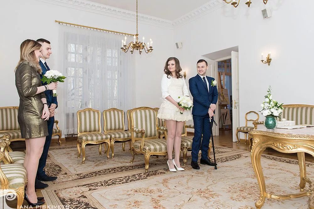 регистрация брака с каких лет. регистрация заключения брака. регистрация брака с каких лет. свадьба загс. фотосессия в загсе.