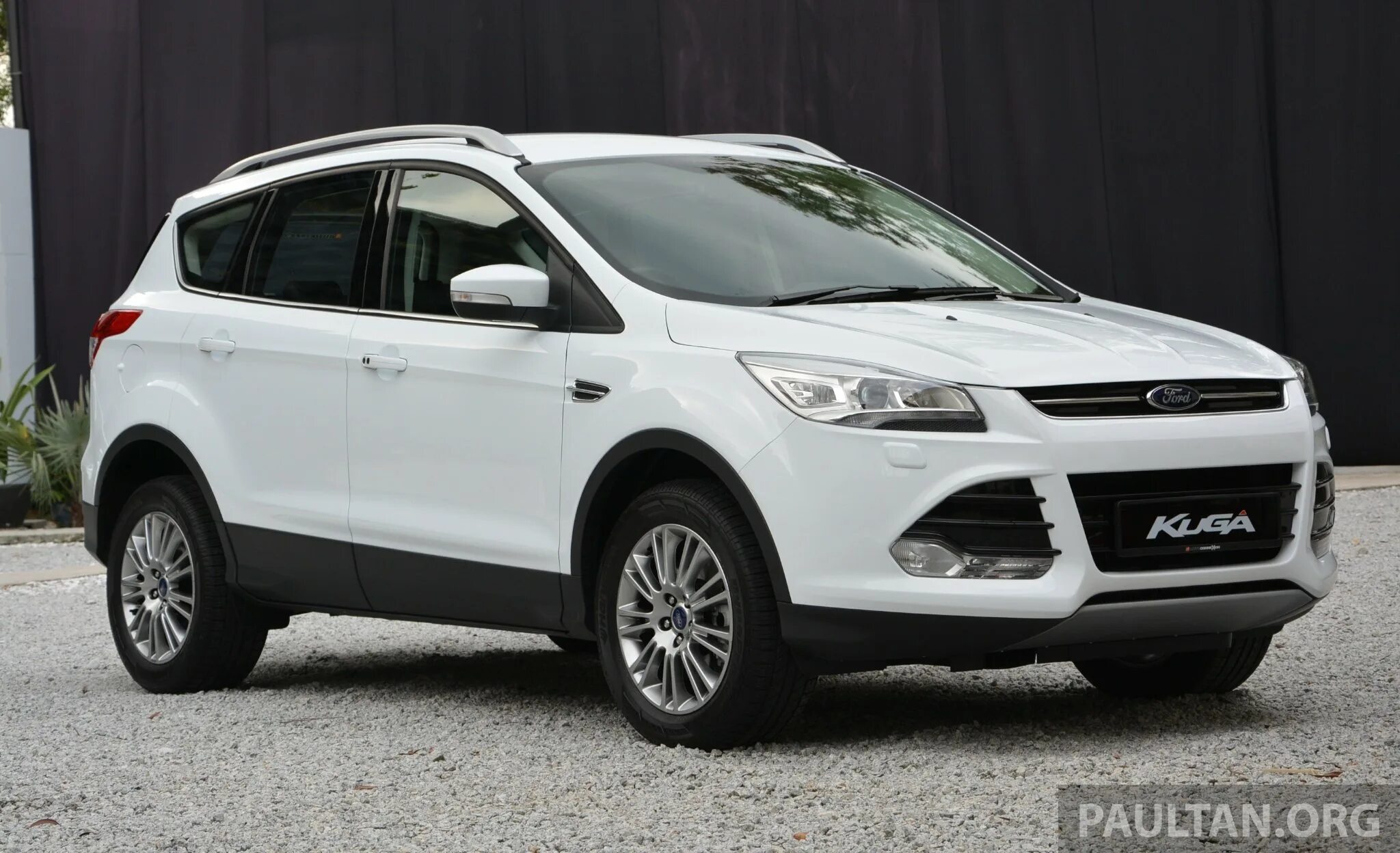 Куга 2.5 передний привод. Форд Куга 2 2013. Ford Kuga 2.5. Ford Kuga 2 белый. Форд Куга 1.