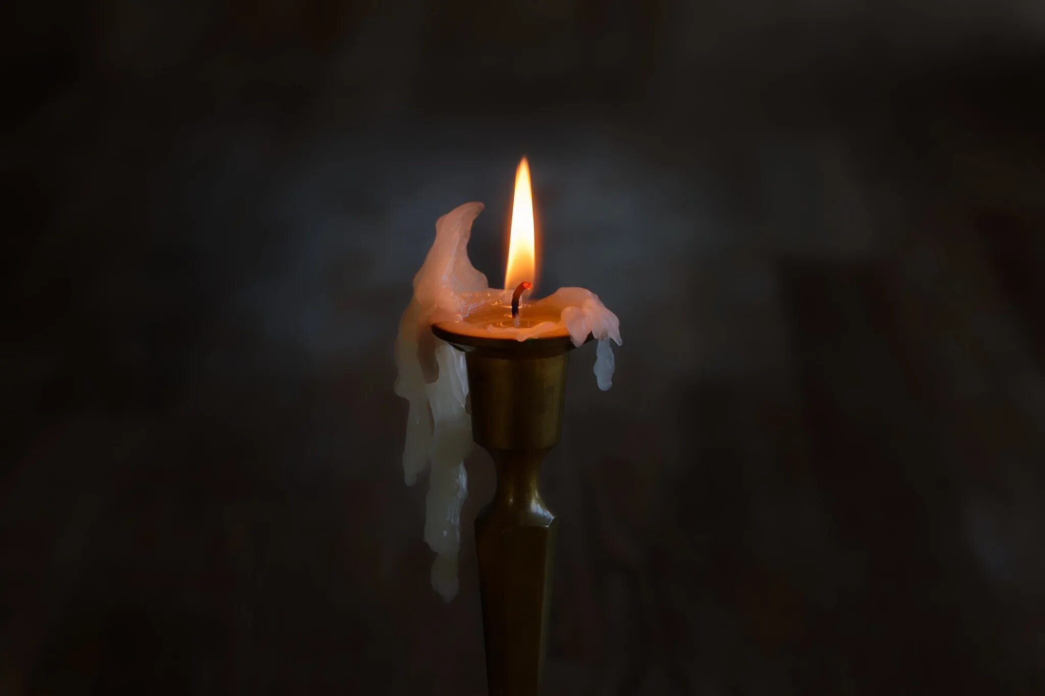 Свеча высокое пламя. Горящие свечи. Горящая свеча. Огонь свечи. Изображение свечи.