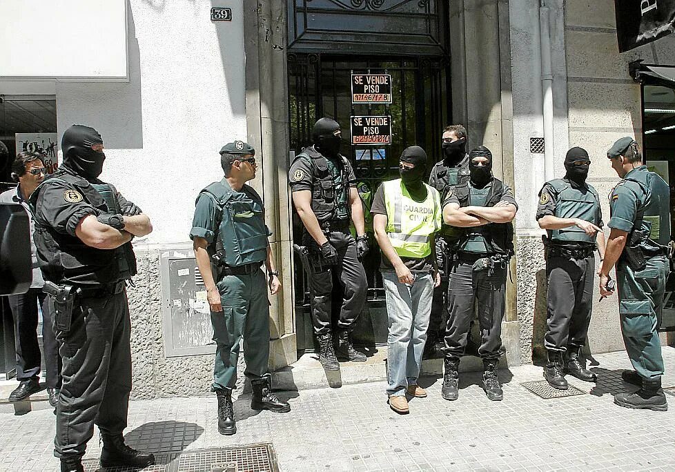 Мятеж мафии в эквадоре. Сербские бандиты 90. Мятеж мафии в эквадоре. Мафия мс 13 мексиканская. Мятеж мафии в эквадоре.