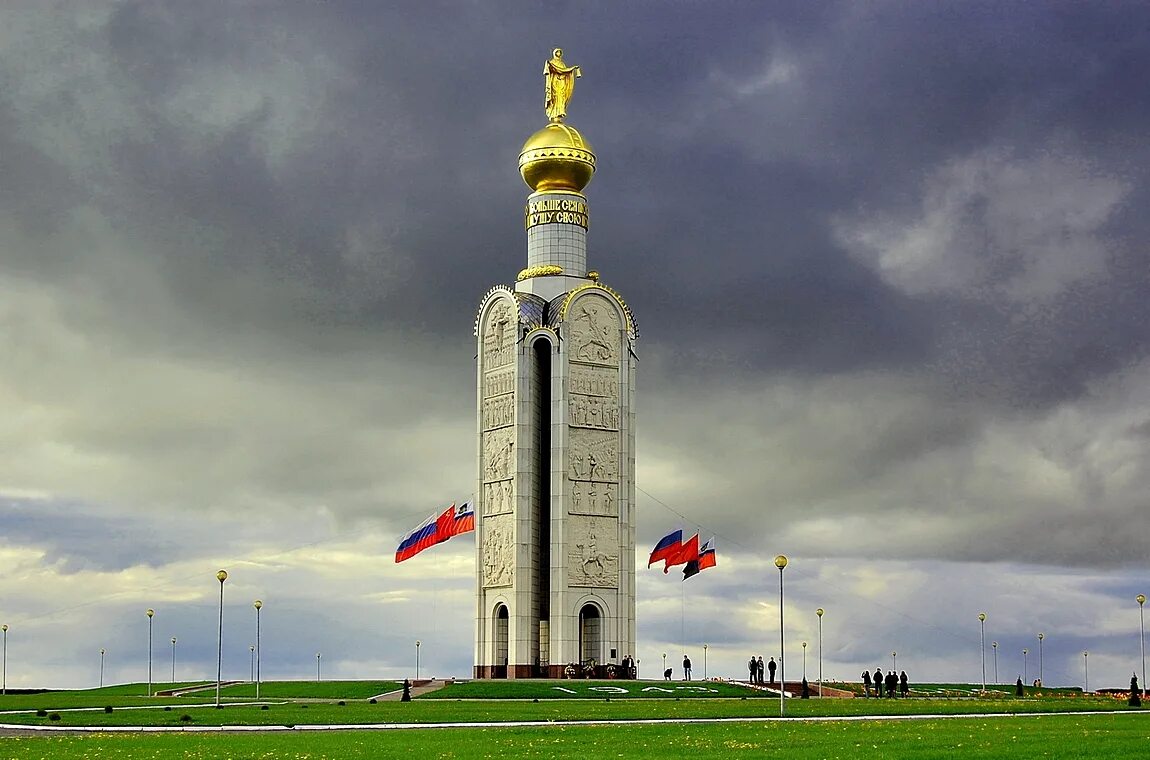 Боль прохоровского поля кто автор. Звонница Белгород Прохоровка. Звонница на Прохоровском поле. Памятник Победы звонница на Прохоровском поле. Звонница в Прохоровке Белгородской области.