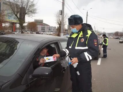 Информируют водителей о