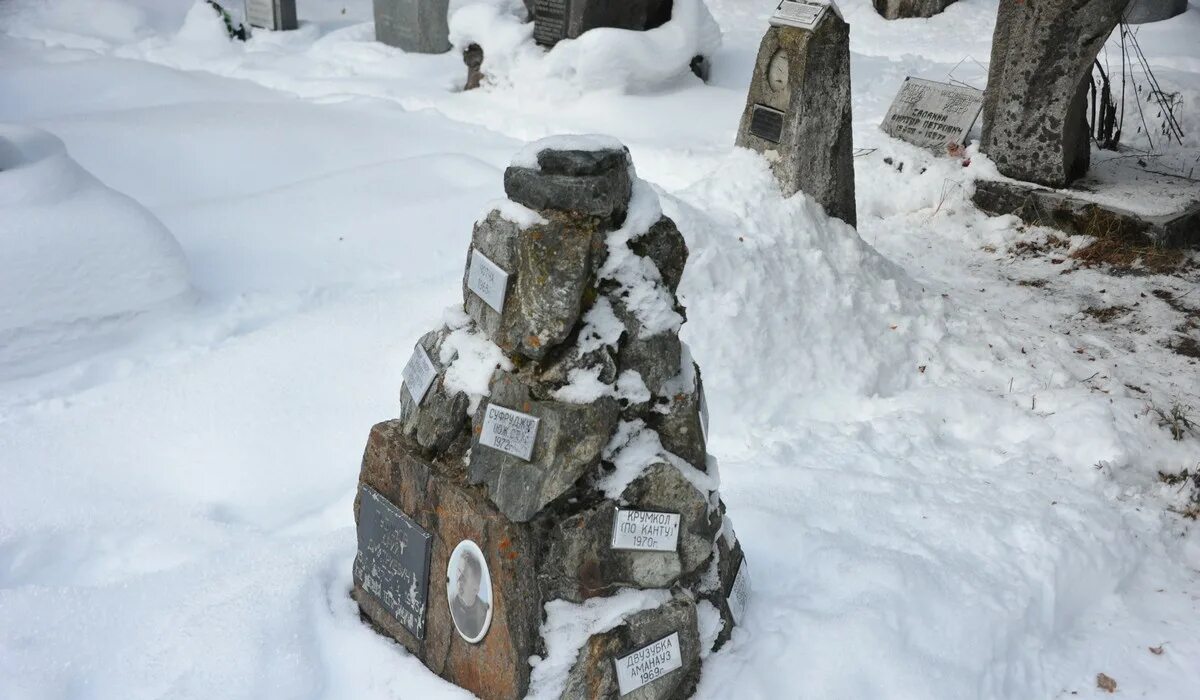 кладбище альпинистов в домбае