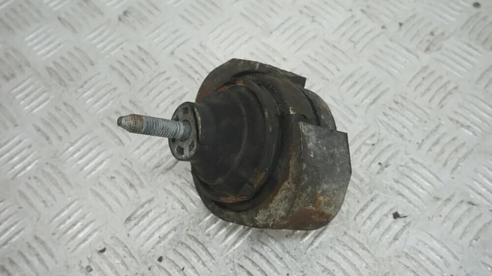 опора двигателя rover 25. 8. подушка двигателя ровер. подушки на ровер п 75. нижняя подушка двигателя ровер 75.