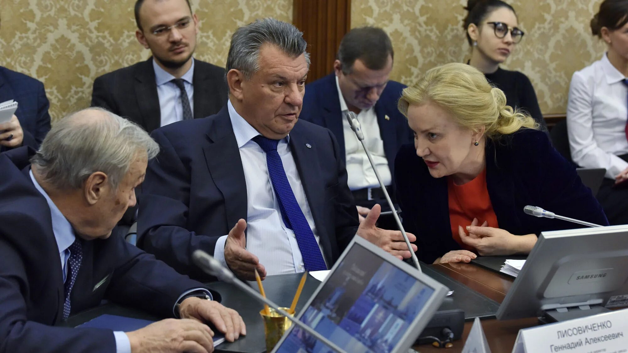 Пункт сбора гуманитарной помощи. Самые свежие новости тг. Поддержка тульских солдат губернатором. Самые свежие новости тг. Новости сегодня последние свежие.