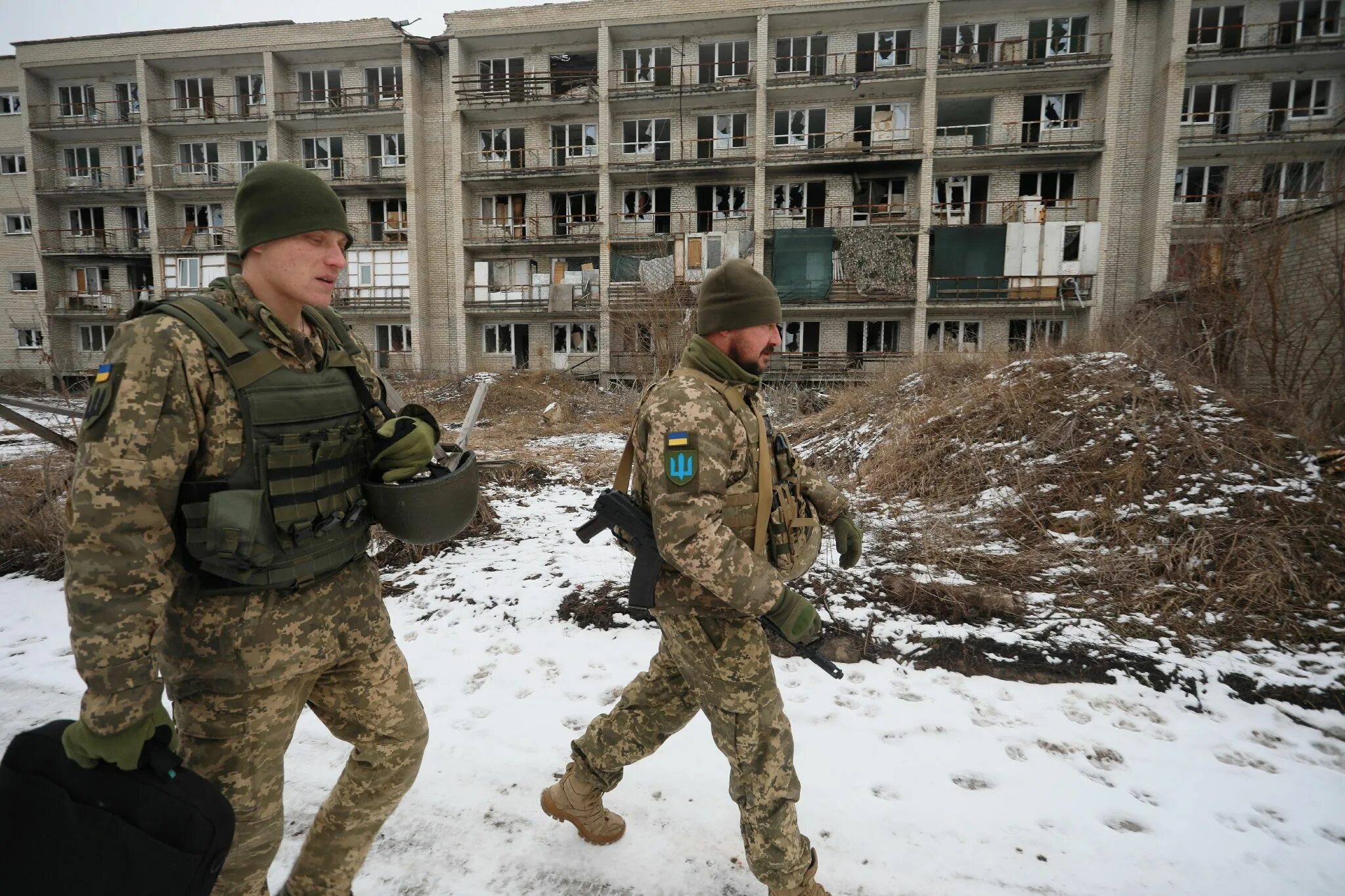 19 февраля 2015. Боевики «Азова» взорвали дом в Мариуполе. Российские военные в Донецке. Боевики Азова взорвали дом. Уркинские военны в доме.