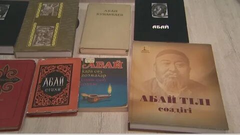 Жалаңаш су перілері Эмма Клео мен Рикки