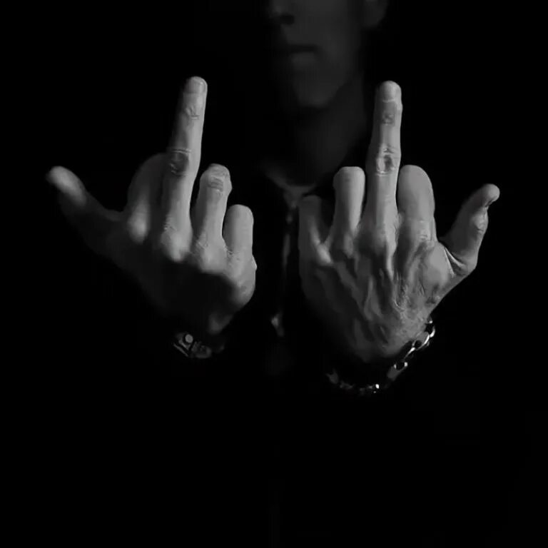 Эминем фак. Фак на черном фоне. Гета фака. Гета фака. Средний палец.