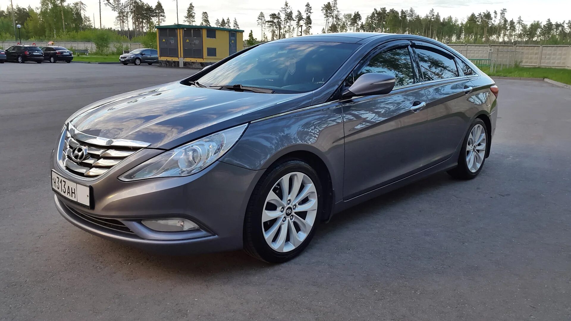 Купить хундай в омске. Hyundai Sonata 6. Hyundai Sonata 6 поколения. Hyundai Sonata YF 2011. Hyundai Sonata 2011 2.4.