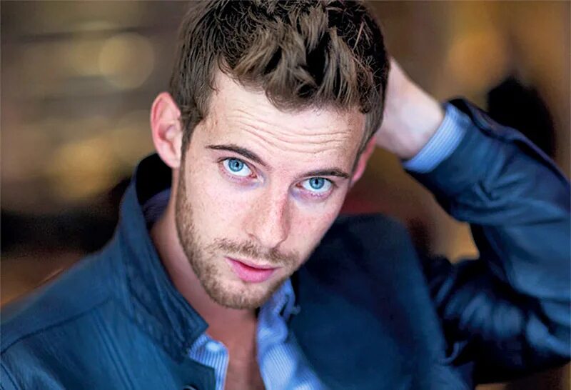 Люк граймс личная жизнь. Люк брейси. Люк бенвард пышка. Люк бенвард молодой. Люк бенвард.