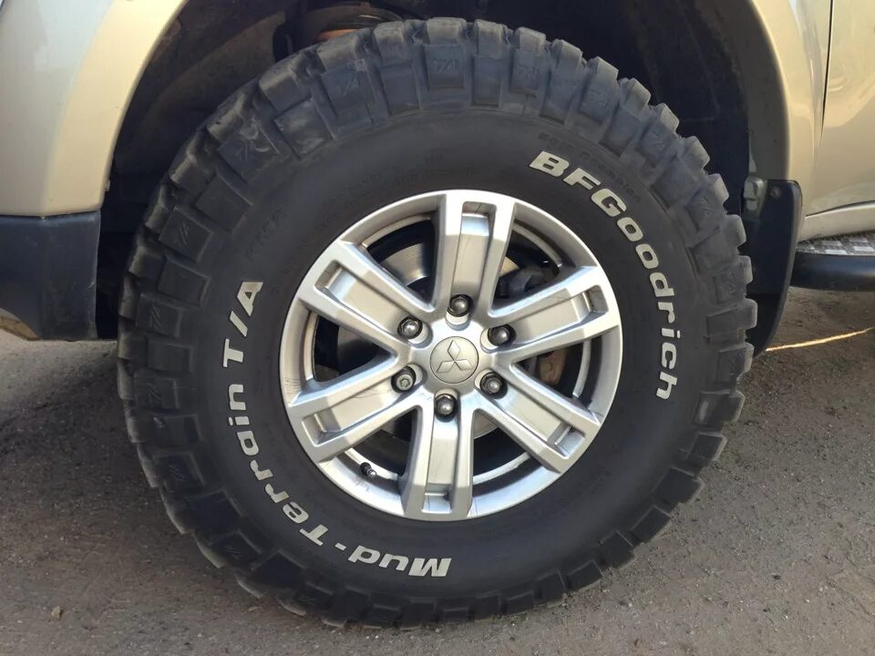 Mitsubishi Pajero Sport 2 265 75 r16. Митсубиси Паджеро спорт 2 265/75 r16. Pajero 4 резина 255/75 r 16. 275/75 R16 Паджеро спорт 2. Размер резины на митсубиси