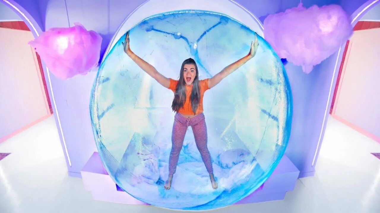 Включи новое видео bubble. In a Bubble. Im a Bubble girl in a Bubble World.