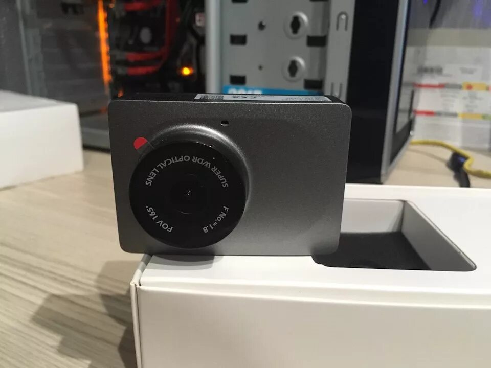Xiaomi yi smart dash camera. Yi cam регистратор xiaomi. регистратор yi smart dash. xiaomi yi dash camera аксессуары.