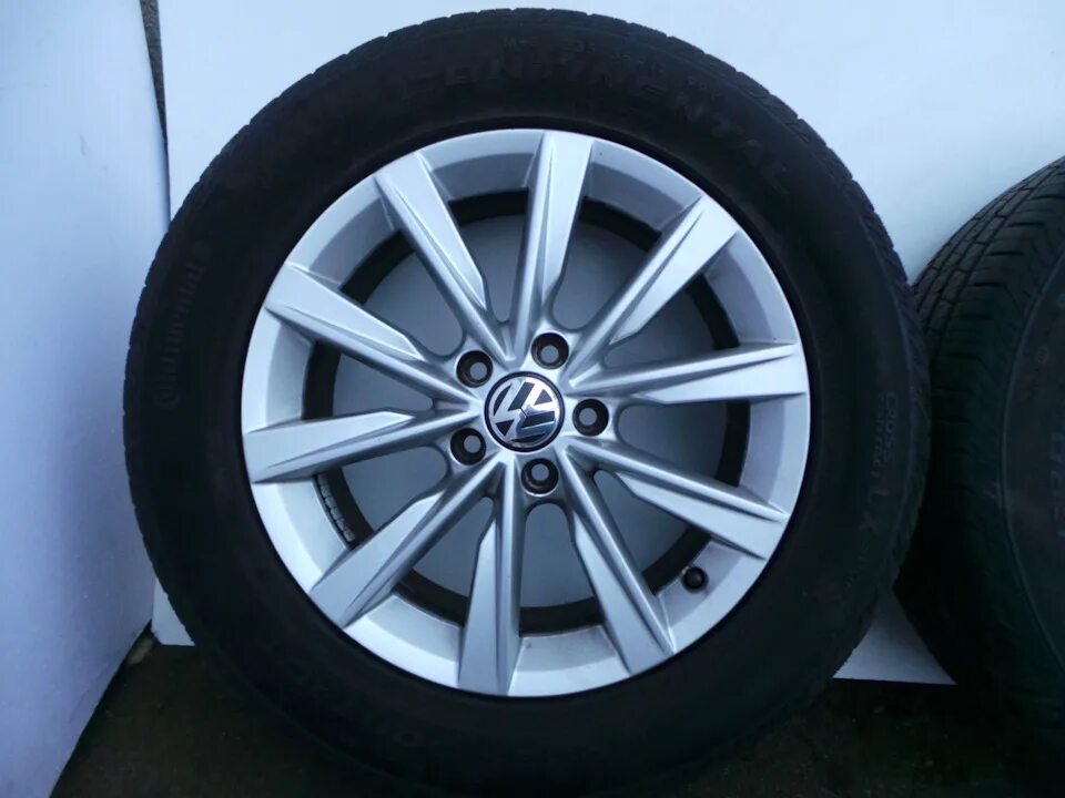 Диски vw tiguan r19. Диск литой r17 vw tiguan оригинал. Диски vw tiguan r19. Оригинальные литые диски тигуан. Оригинальные литые диски тигуан.
