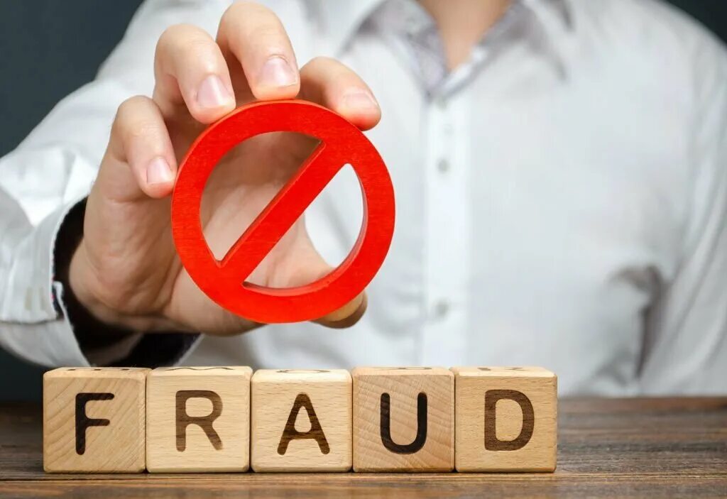 Fraud system. Фрод картинка. картинка обман в бизнесе. fraud глагол. финансовый фрод.