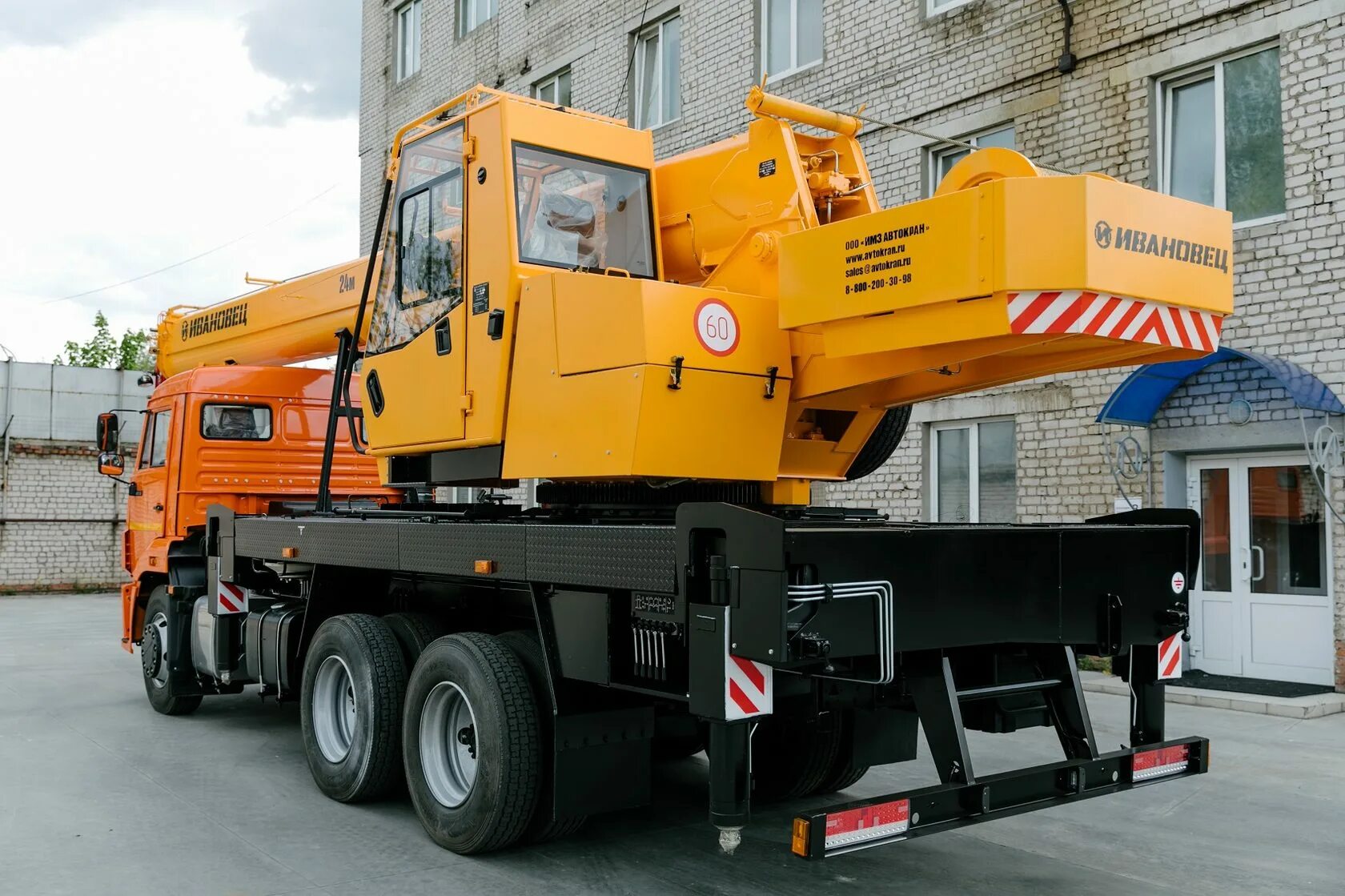 Автокран кс-45717к-1. Автокран ивановец 100 тонн. Ивановец тонн. Автокран ивановец 40т. Кран кс-35714 «ивановец».