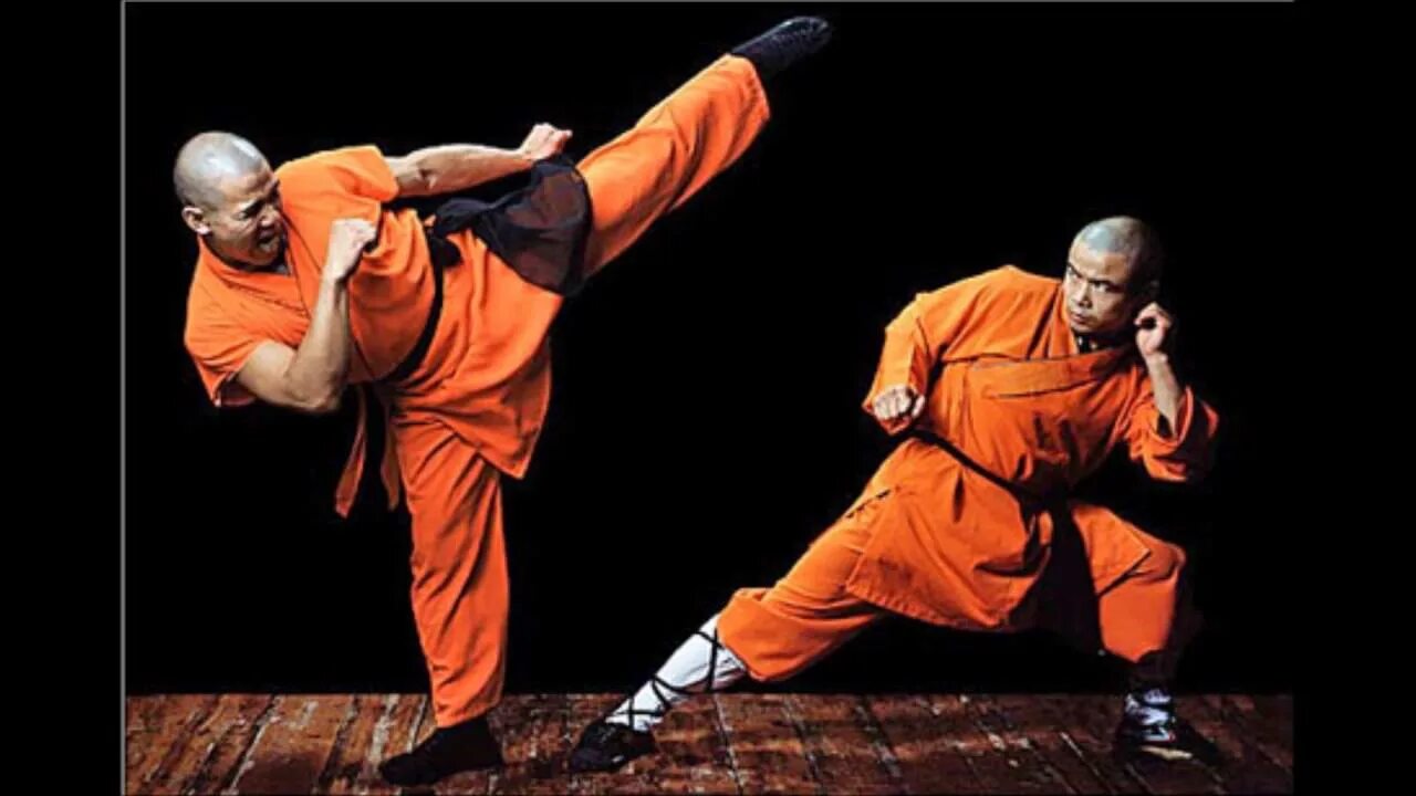 Жизнь кунг фу. Бабушка в боевой стойке. Джет ли кулак легенды. Джет ли ушу. Монастырь шаолинь монахи.