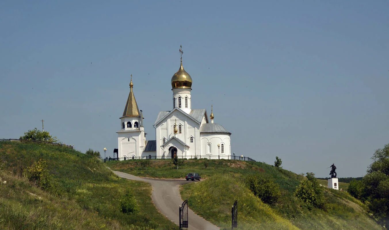 Святого белгородская область. Свято-Троицкий Холковский монастырь. Холки монастырь Белгородская область. Свято Троицкий Холковский подземный монастырь. Холковский Троицкий монастырь Белгородская область.