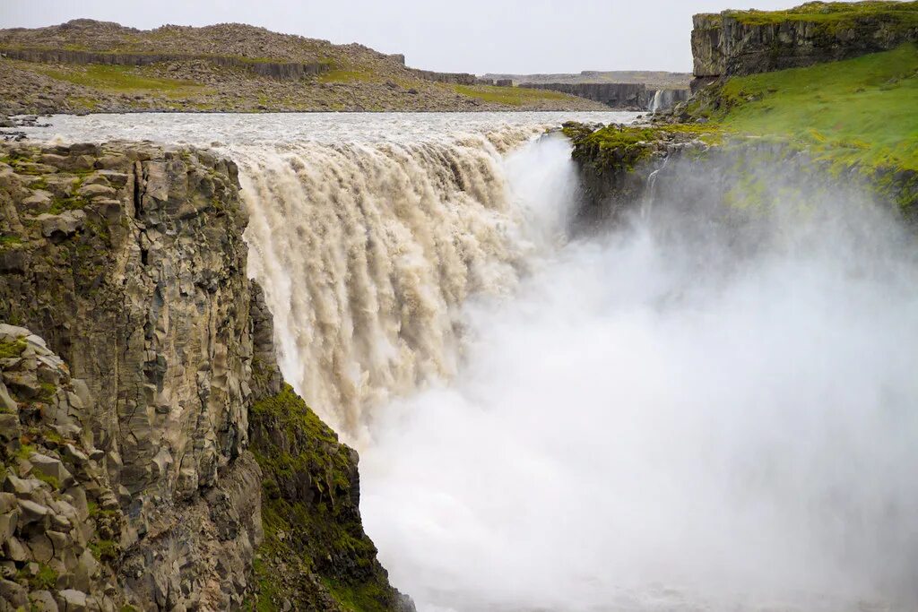 Какой самый мощный водопад. Водопад Dettifoss, Исландия. Водопад Деттифосс (Dettifoss),. Водопад Деттифосс Исландия фото. Водопад Деттифосс в Северной Исландии.