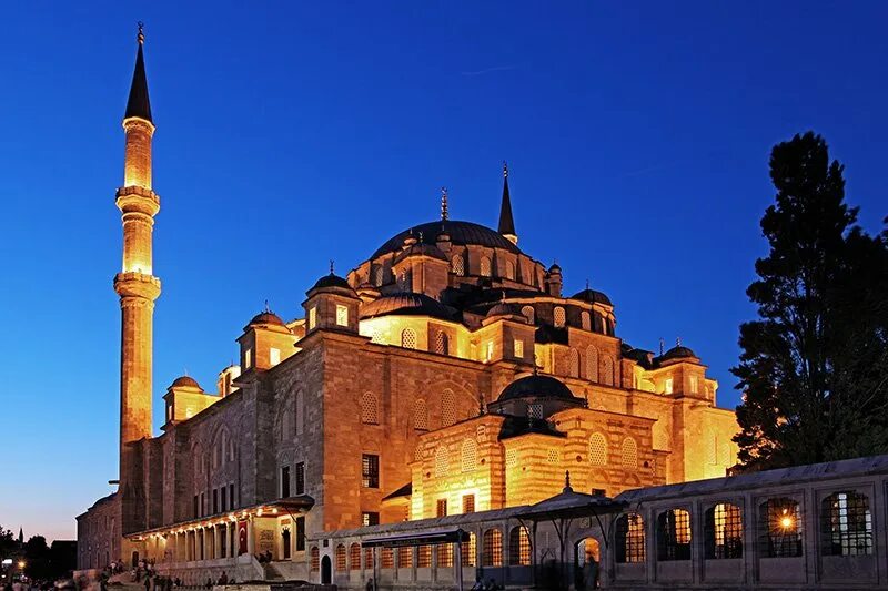 Мечеть завоевателя Стамбул. Медресе Фатиха Стамбул.
