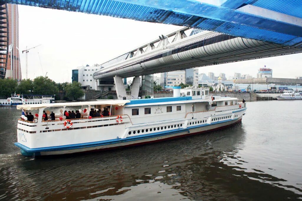 теплоход групп. теплоход волхов. пятипалубный речной теплоход. корабль козьма минин. прогулочный теплоход «мир».