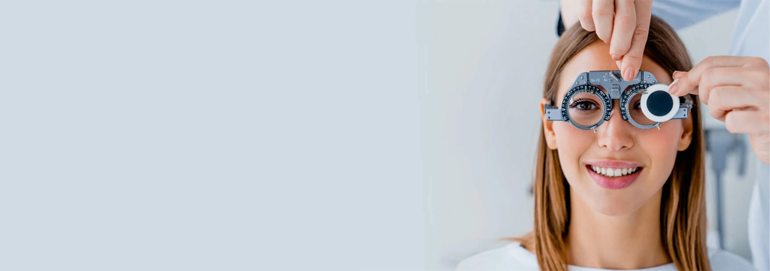 Окулист. Человек у офтальмолога. Прием ок. Офтальмолог аппарат. Очки для проверки зрения у окулиста.