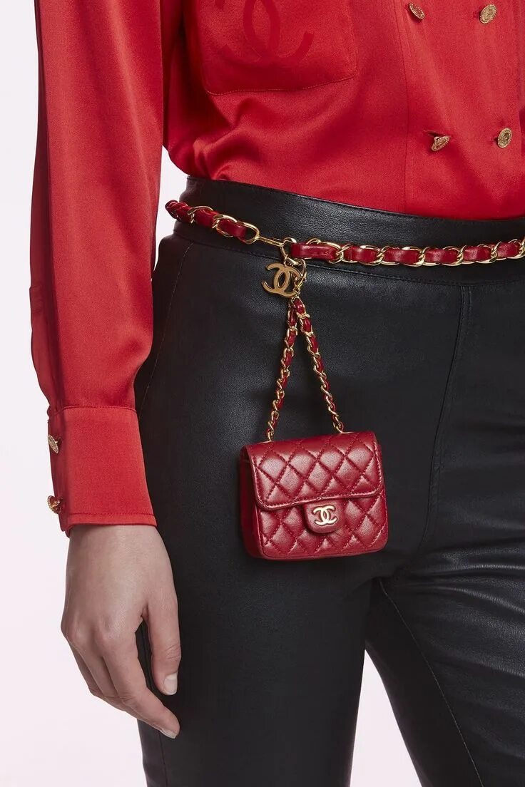 Сумка Chanel 2022 микро. Chanel Belt Bag. Микро сумочка гуччи. Поясная мини сумка Chanel.