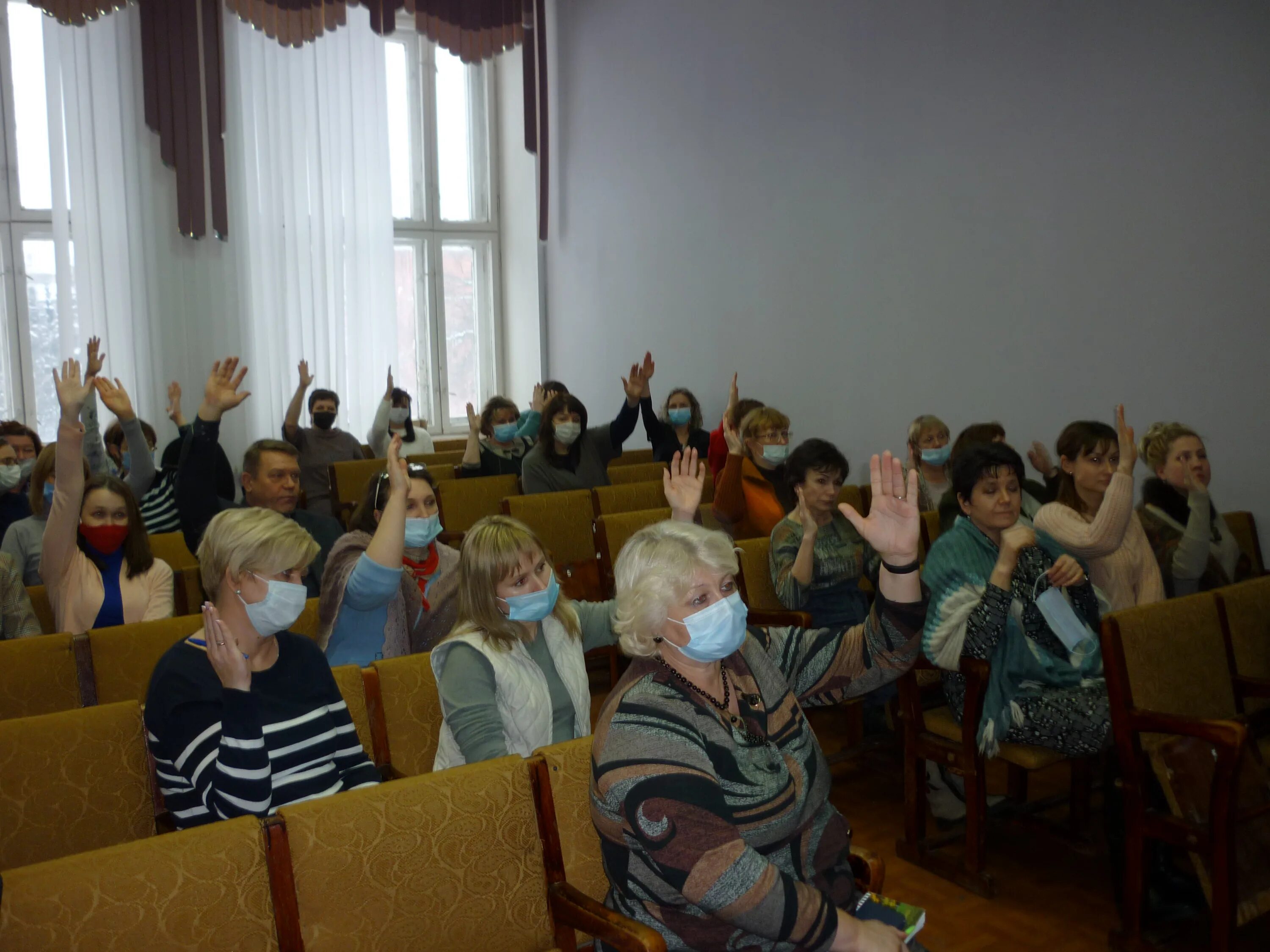 Сайт департамента рыбинск. Соц служба Рыбинск. Департамент образования город Рыбинск. Департамент социальной защиты Ярославской области. Встреча главы города Рыбинск с жителями.