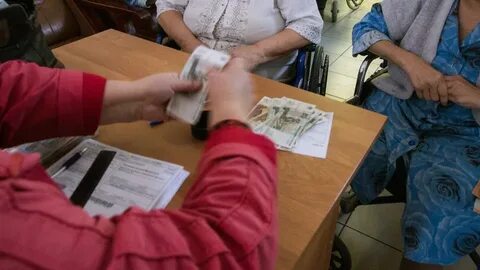 Кому проиндексируют социальные выплаты с 1 февраля