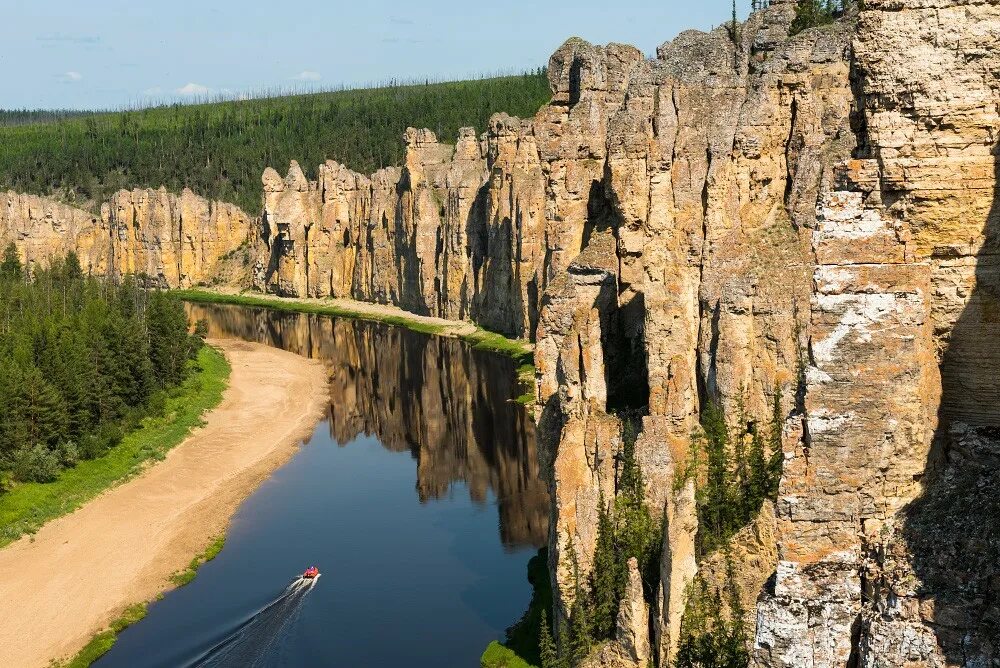 Якутия река синяя Синские столбы. Река Лена Ленские столбы. Синск Ленские столбы. Река Сиинэ Якутия. Пермь якутия