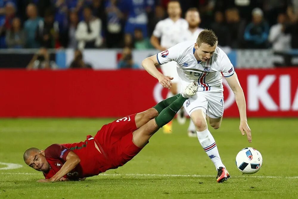 Кеплер лима. Пепе кеплер. исландия португалия. pepe football player.