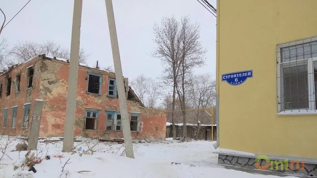 Расселение омск. Омск аварийное жилье. Омск бараки. Дом в Омске. Омск 19 Барак.