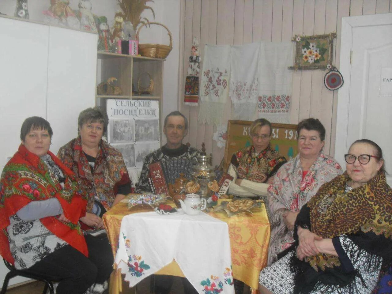 Деревенские посиделки. Посиделки в горнице. Сельские посиделки. Деревенские посиделки. Корпоратив деревенские посиделки.