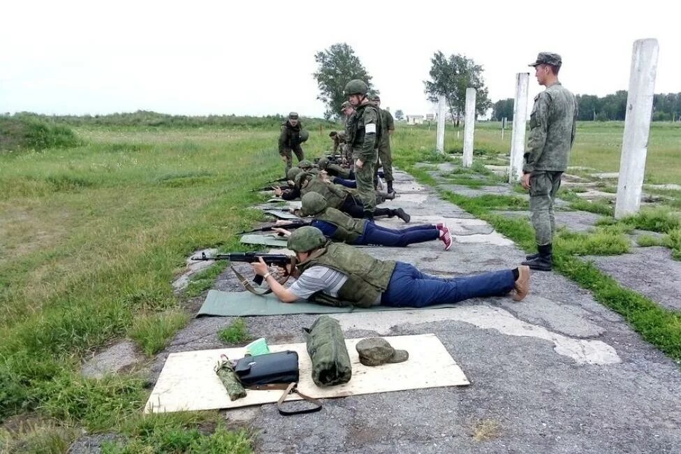 Мобилизированные в лагере. Шиловский полигон новосибирская область. Полигон шилово новосибирская. Полигон шилово новосибирск. Полигон шилово новосибирская область.