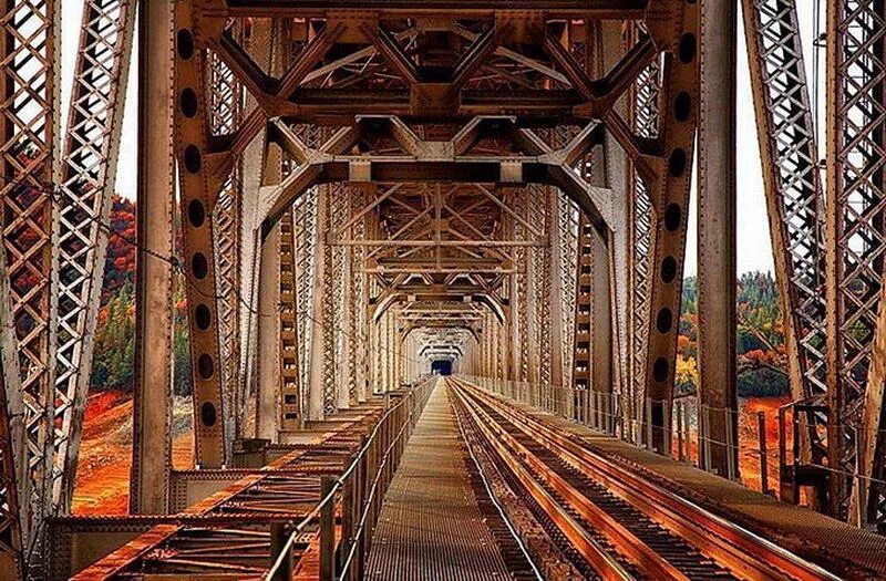 симметричный мост. симметрия в фотографии. симметричные фото. перфекционизм в архитектуре. симметричная композиция в фотографии.