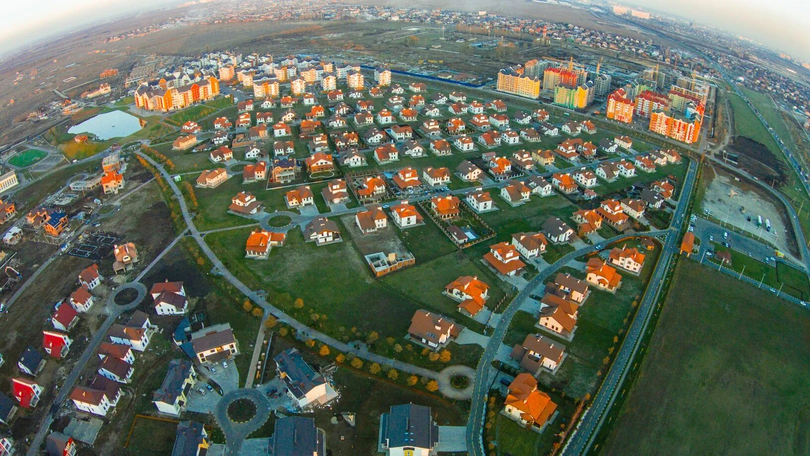 Участок в краснодаре. Жк изумрудный город в краснодаре. Участок в городе краснодаре. Участок купить район красной площади краснодара. Краснодар красная улица дом 35.