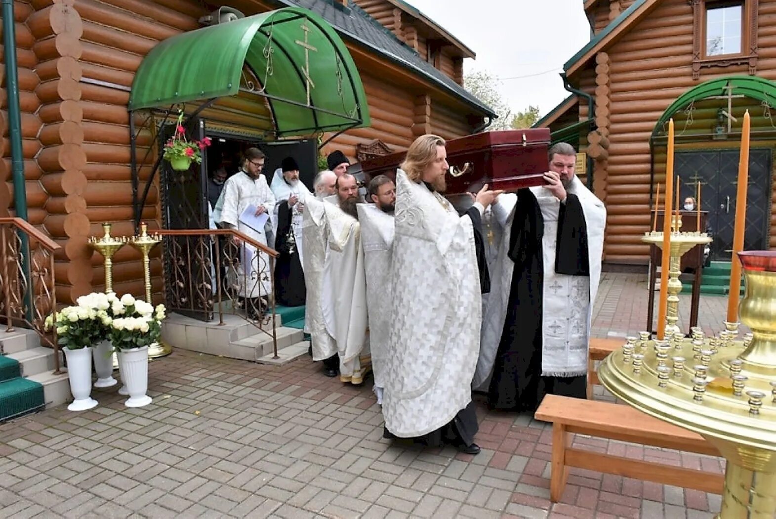 Церковь преподобных отцов на кржижановского. Храм киево печерских отцов в черемушках. Храм всех преподобных отцов киево-печерских ул кржижановского 24. Храм всех святых отцов киево-печерских в старых черемушках. Церковь собора киево-печерских святых.