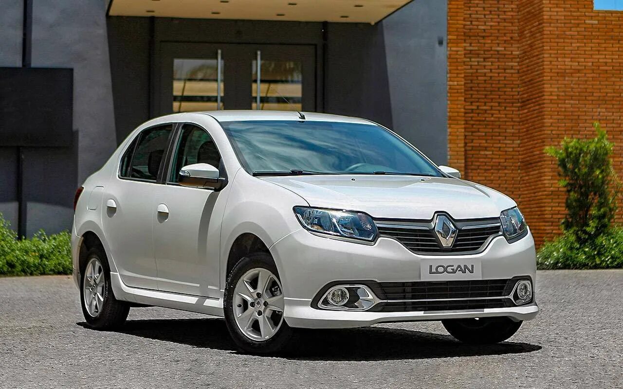 Рено логан 2 год. Renault logan 2. рено логан 2 белый. renault logan 2014. renault logan белый.