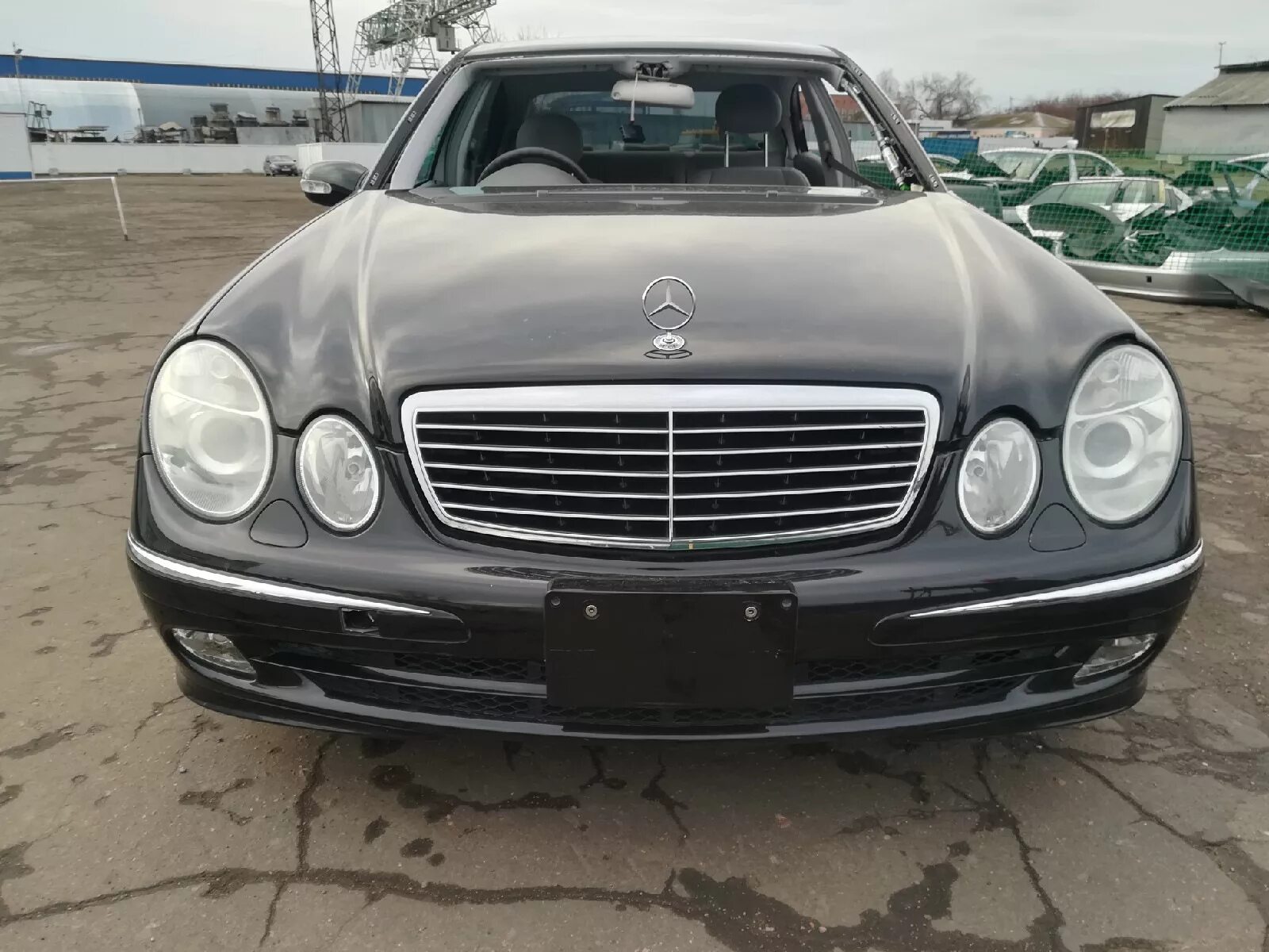 Разборы mercedes. Mercedes e240. Mercedes e240 w211. Мерседес Бенц е240 2002. Мерседес e240 w240 2003.