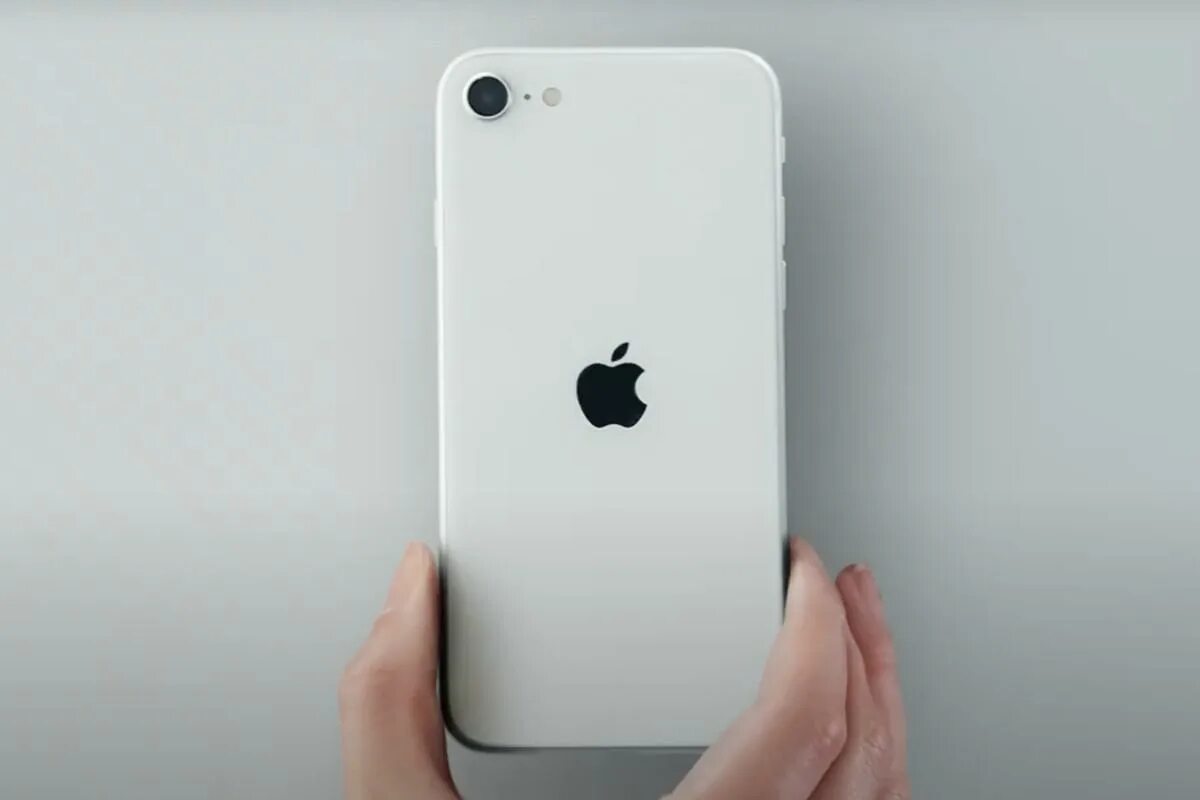 Apple se sport. Iphone se 2 White. Айфон se+ 2022. Iphone se 2020 Silver. Айфон 5 se 2022.