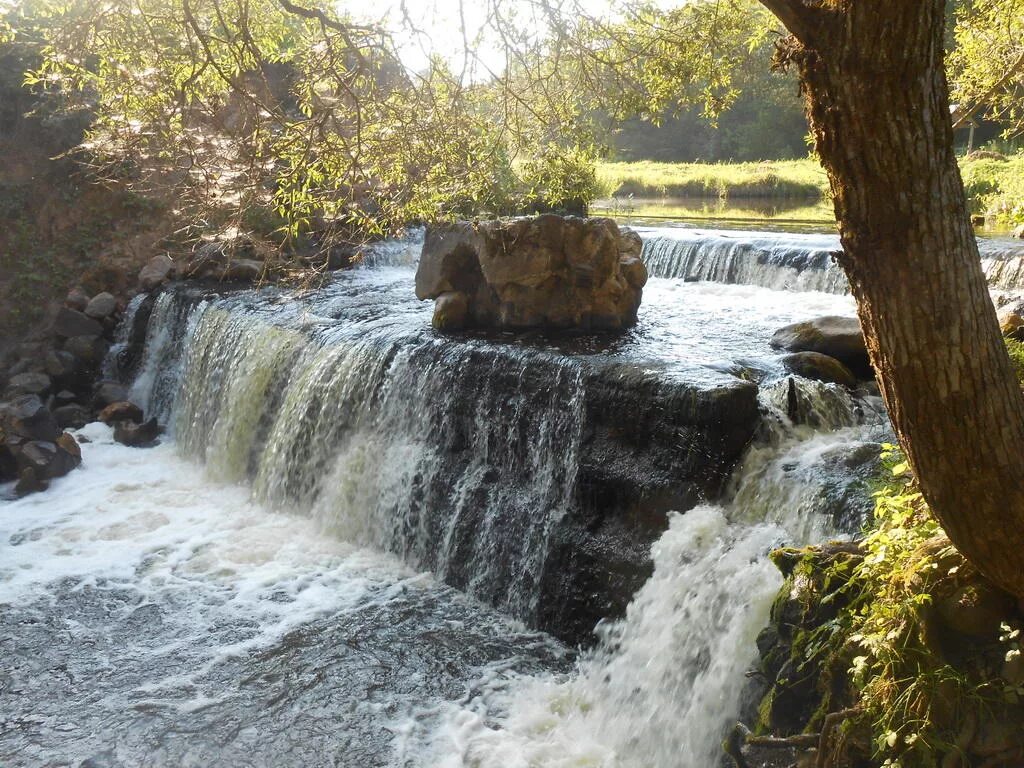 Водопад на реке вятка. Миорский водопад беларусь. Водопад миоры. Миорский водопад беларусь. Водопады реки кутанка.