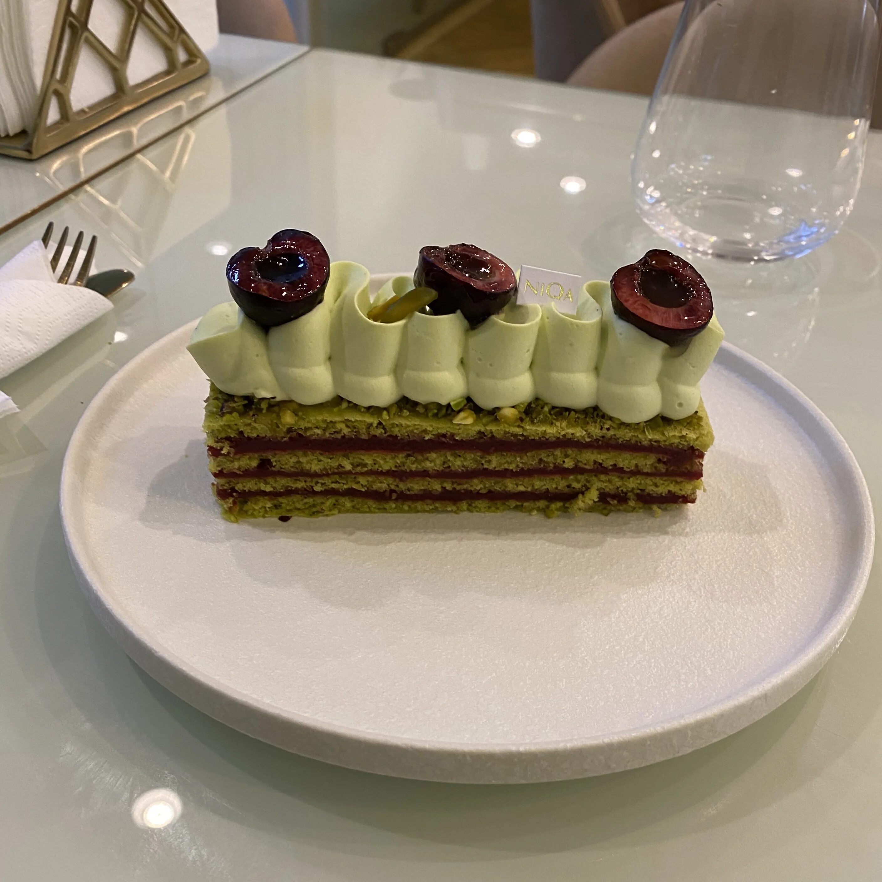 Niqa patisserie. Niqa Patisserie Тверской бульвар. Niqa Patisserie Cafe Тверской. Niqa Patisserie Cafe Тверской бульвар.