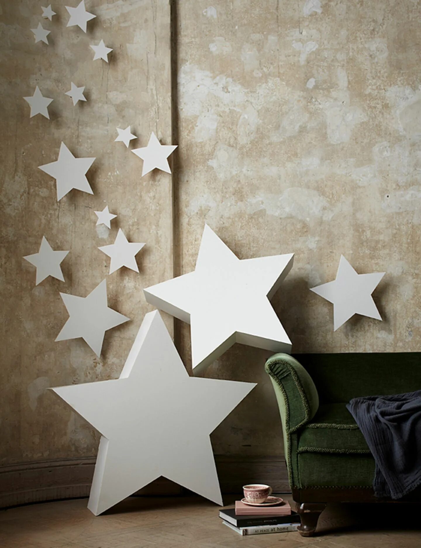 Декоративные звезды для интерьера. Украшение стены звездами. Объемные украшения на стену.