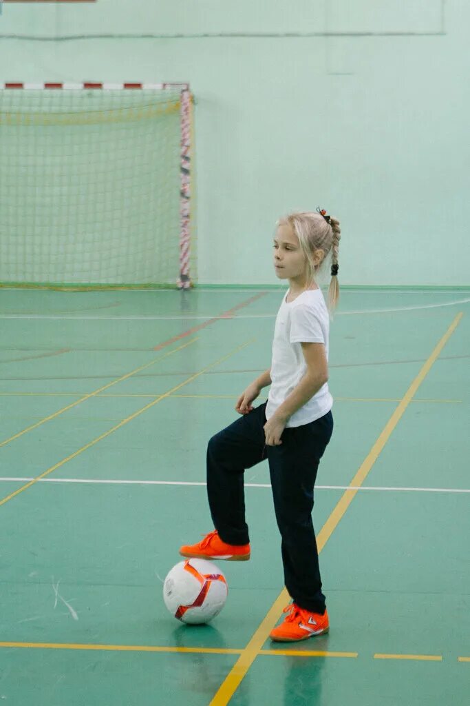 футбольный клуб метеор жуковский. фк секция. секция футбола в москве. клуб метеор москва. футбольная школа метеор лого.