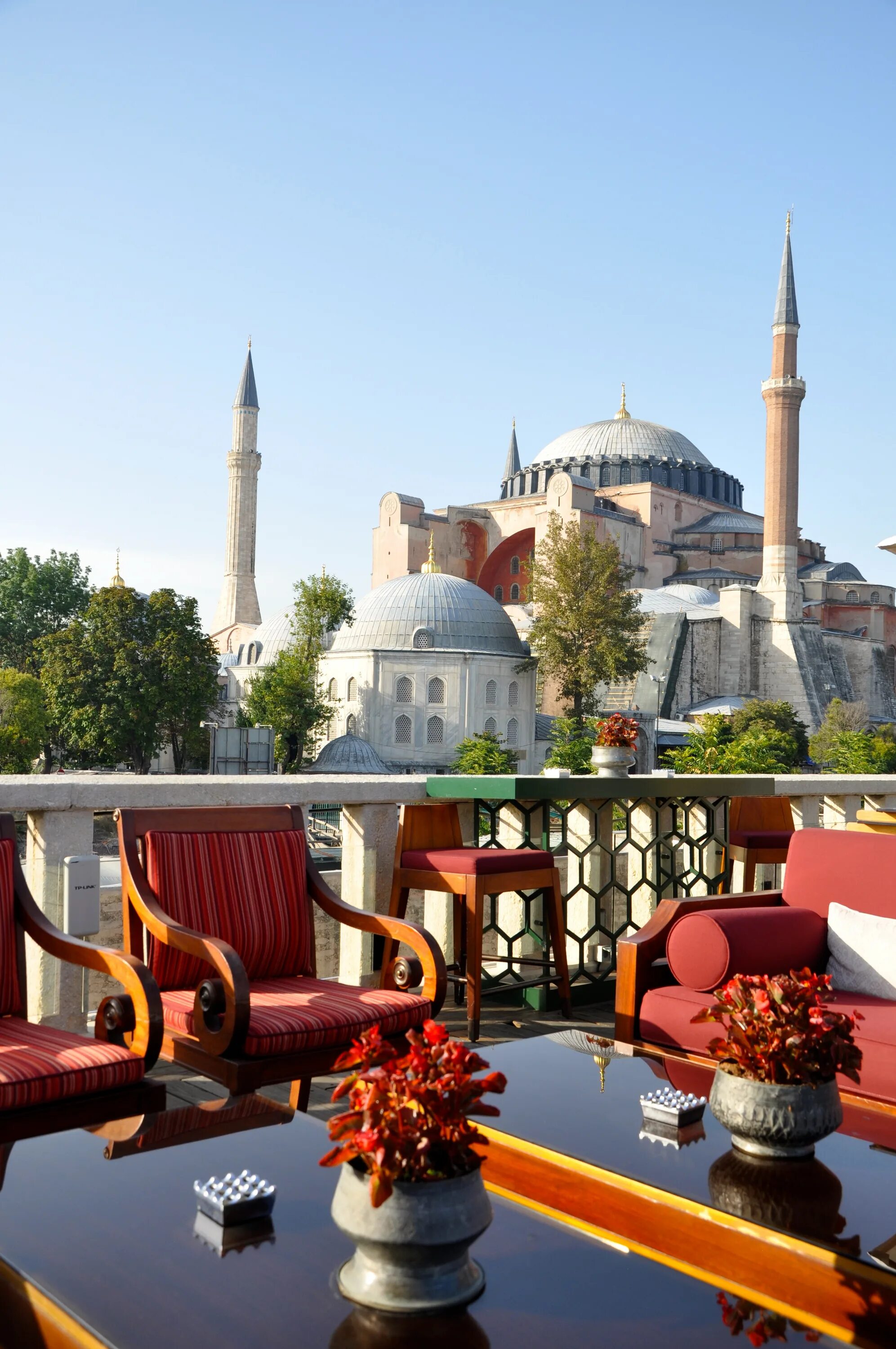 Террасы стамбула. Four Seasons Стамбул. Отель Султанахмет в Стамбуле. Four Seasons Hotel Istanbul at Sultanahmet 5*. MANISOL отель Султанахмет Стамбул.
