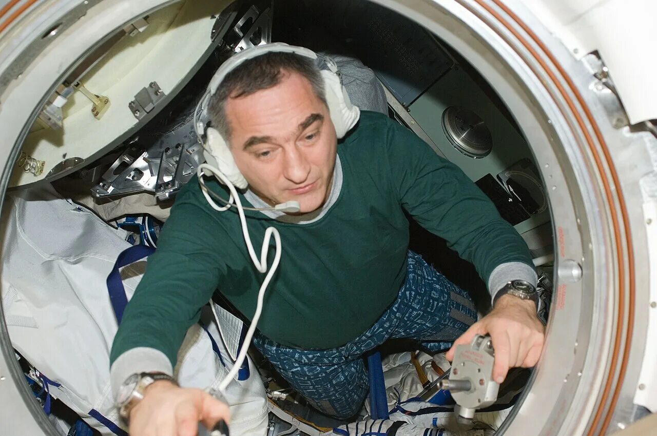 Первый российский полет в космос. Скворцов летчик космонавт.