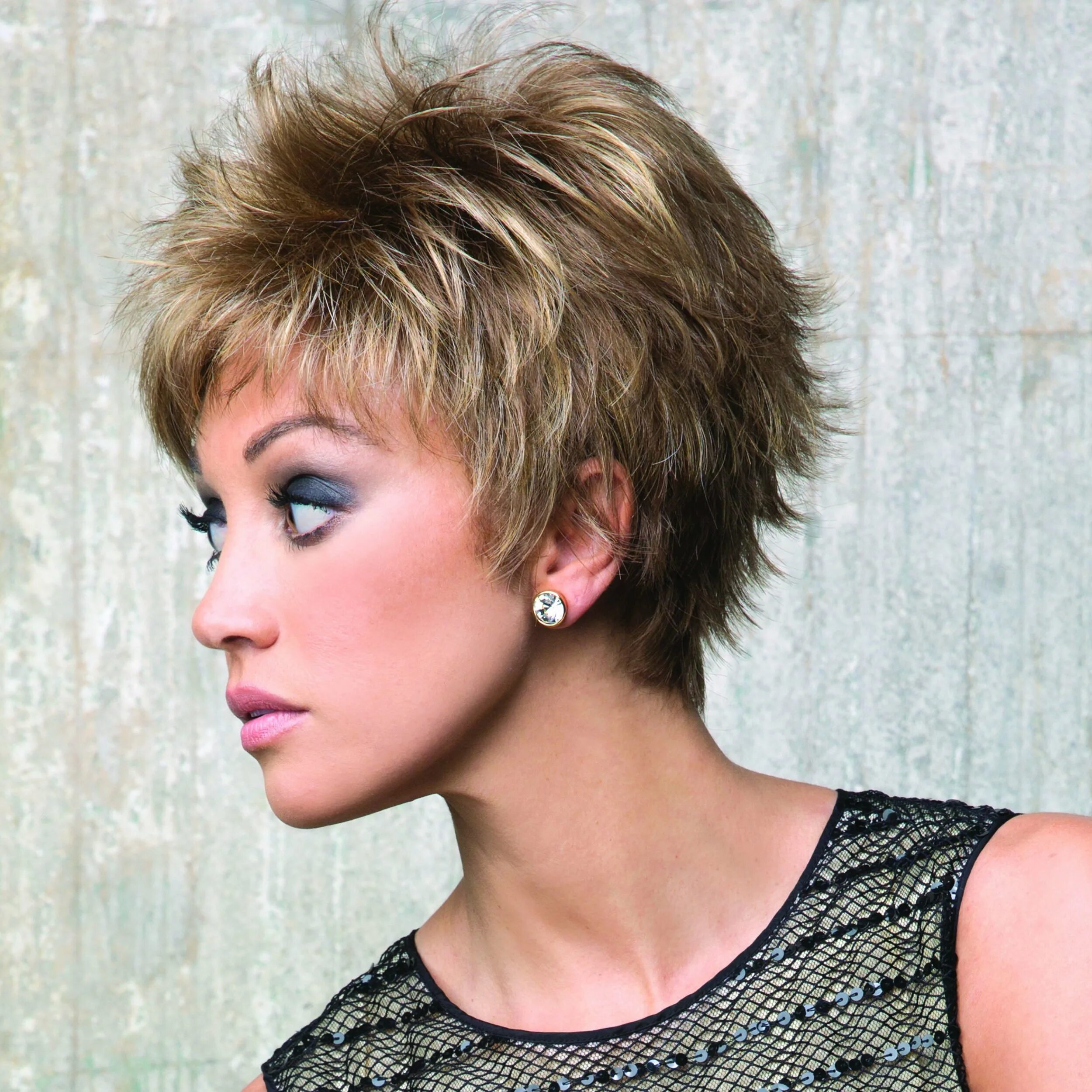 Короткие женские стрижки гаврош. Стрижка гаврош на короткие. Стрижки гарсон гаврош каприз. Стрижка гаврош боб. Стрижка каприз гаврош боб.