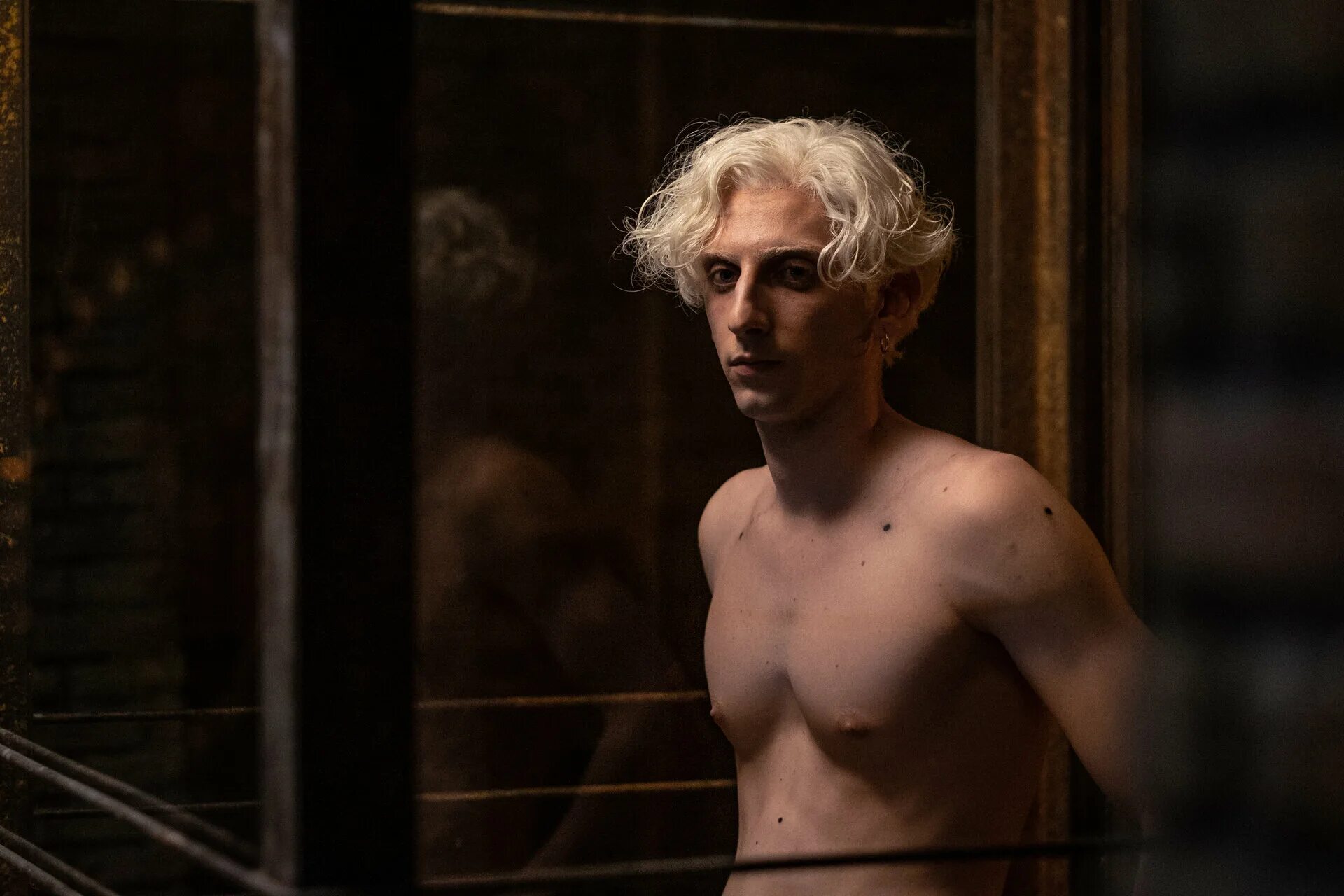 Отчаянные мстители (2021). Отчаянные фрики freaks out 2021. Отчаянные мстители фильм 2022. Отчаянные мстители (2021). Пьетро кастеллитто отчаянные мстители.